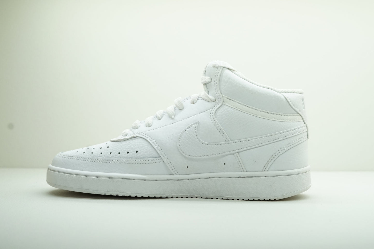 NIKE COURT VISION MID