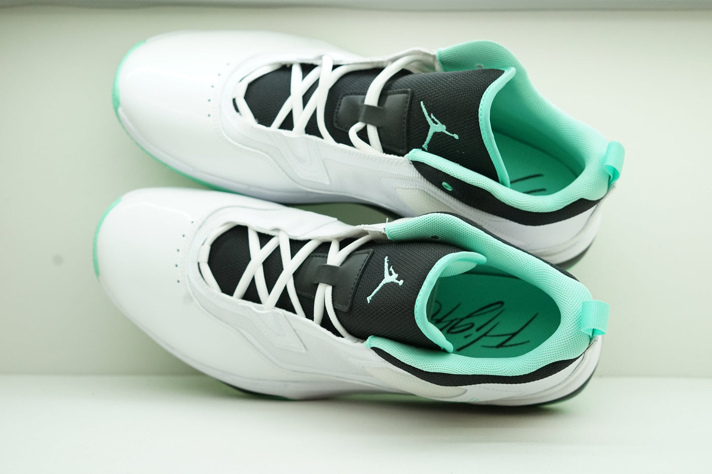 JORDAN STAY LOYAL 3