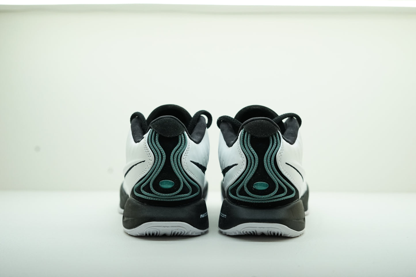 LEBRON XXI