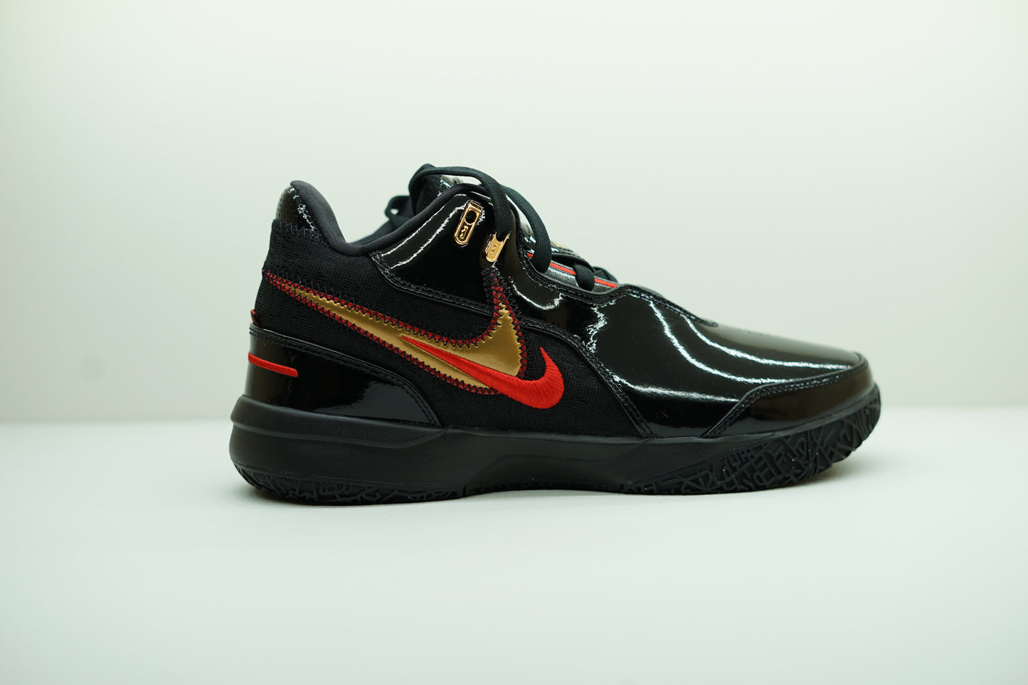 LEBRON NXXT GEN