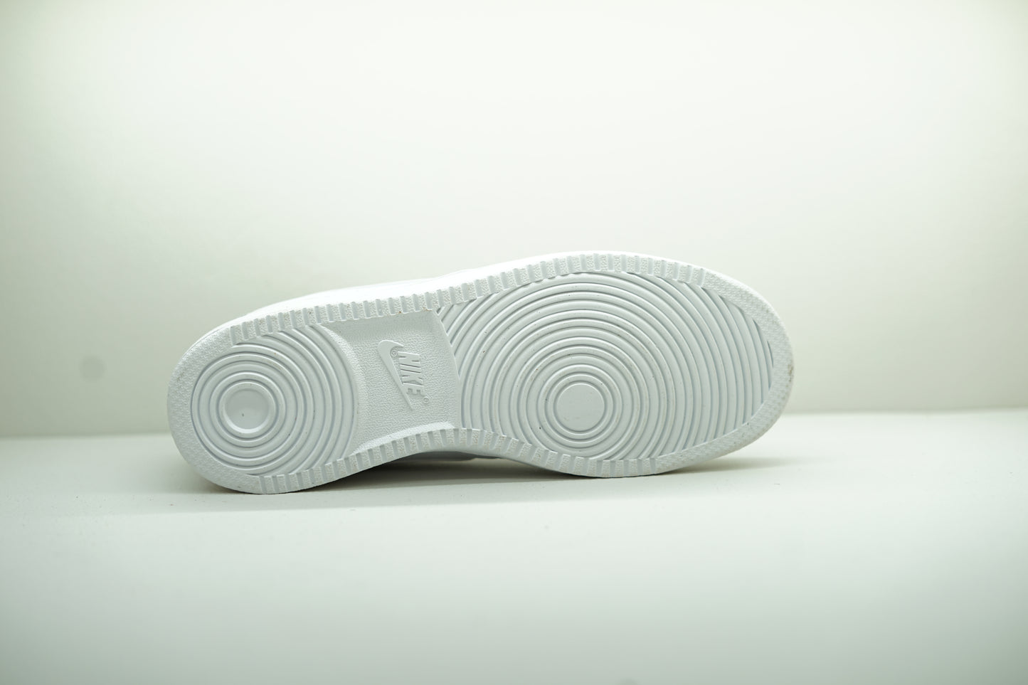 NIKE COURT VISION MID