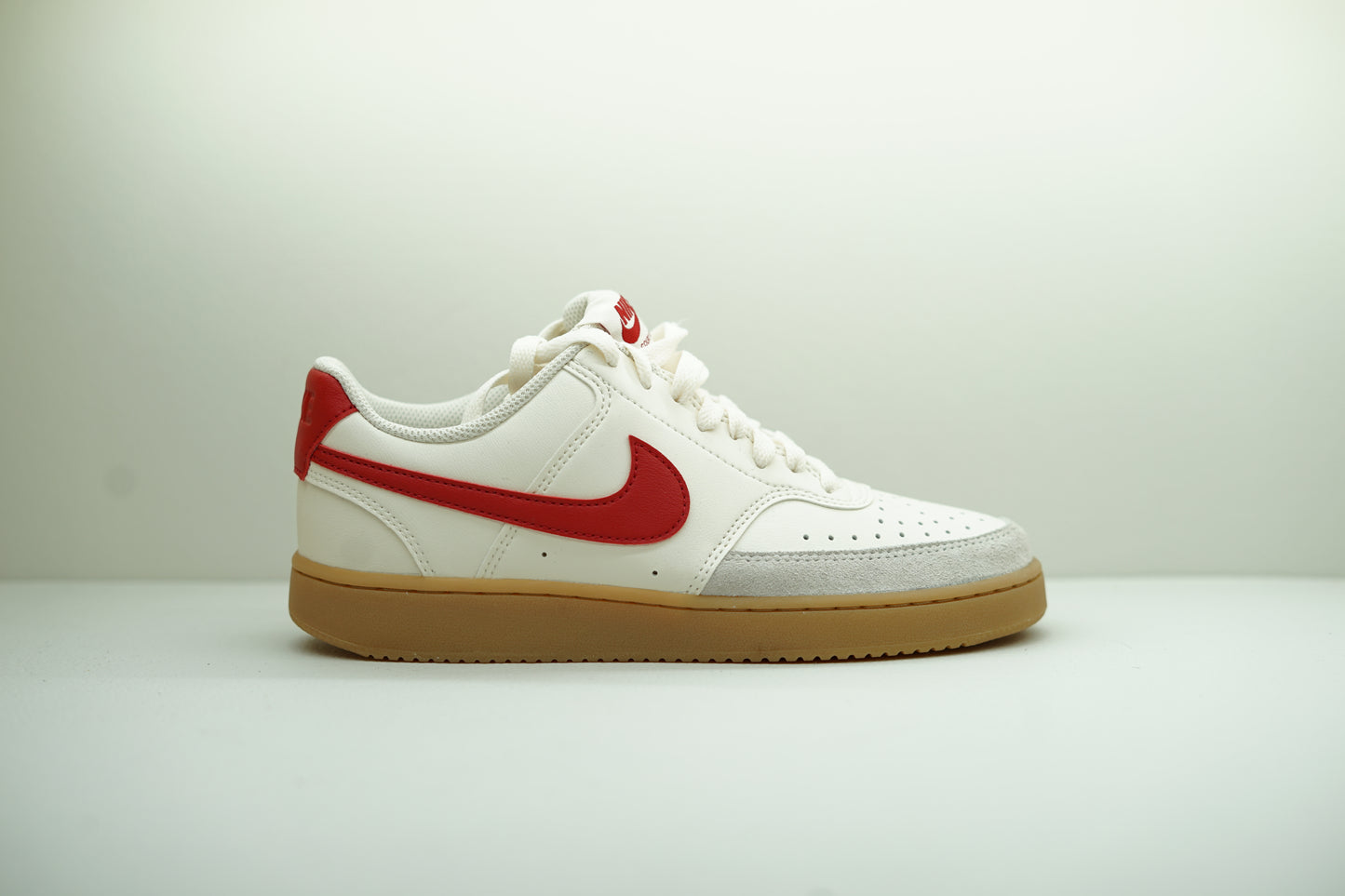 NIKE COURT VISION LOW