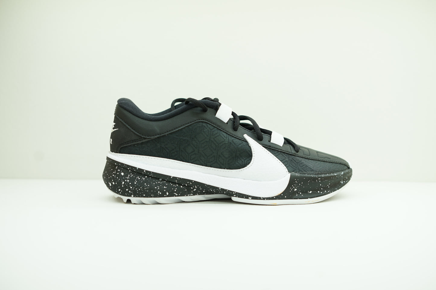 NIKE ZOOM FREAK 5