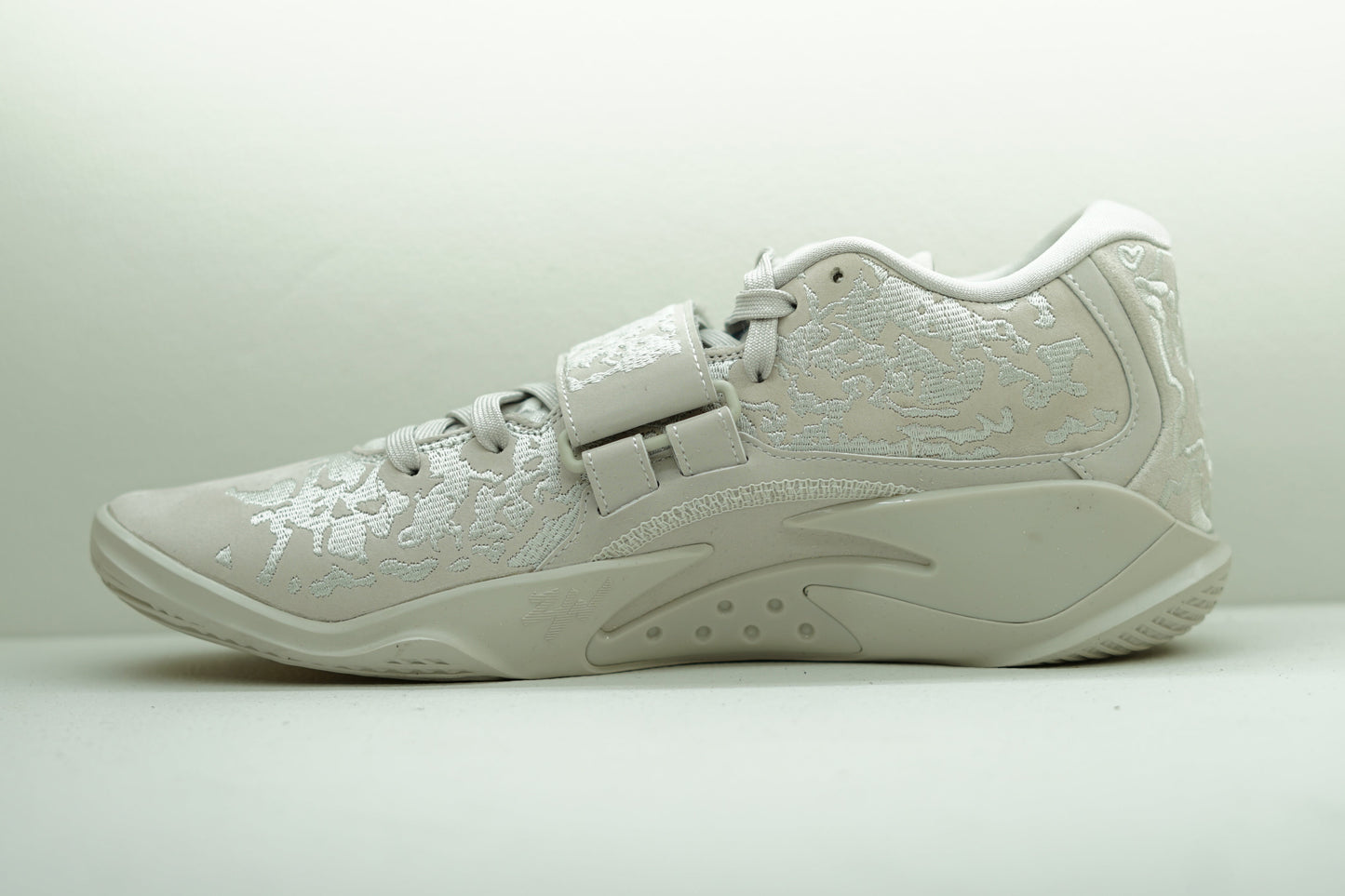 JORDAN ZION 3 SE LIGHT BONE