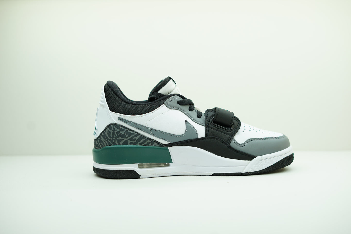 AIR JORDAN LEGACY 312 LOW