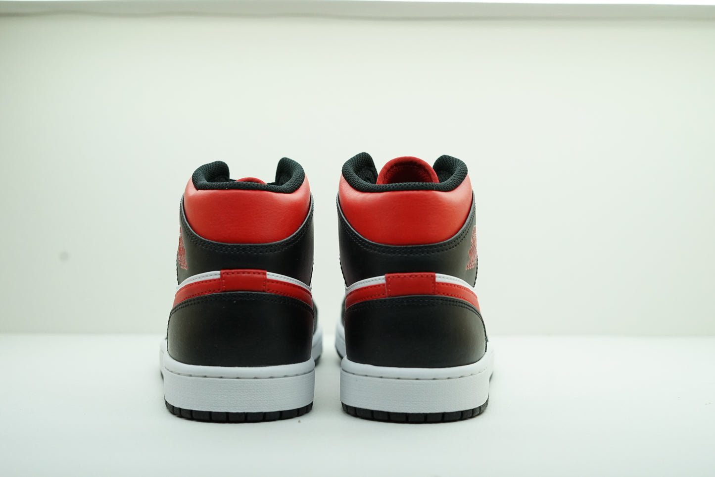AIR JORDAN 1 MID