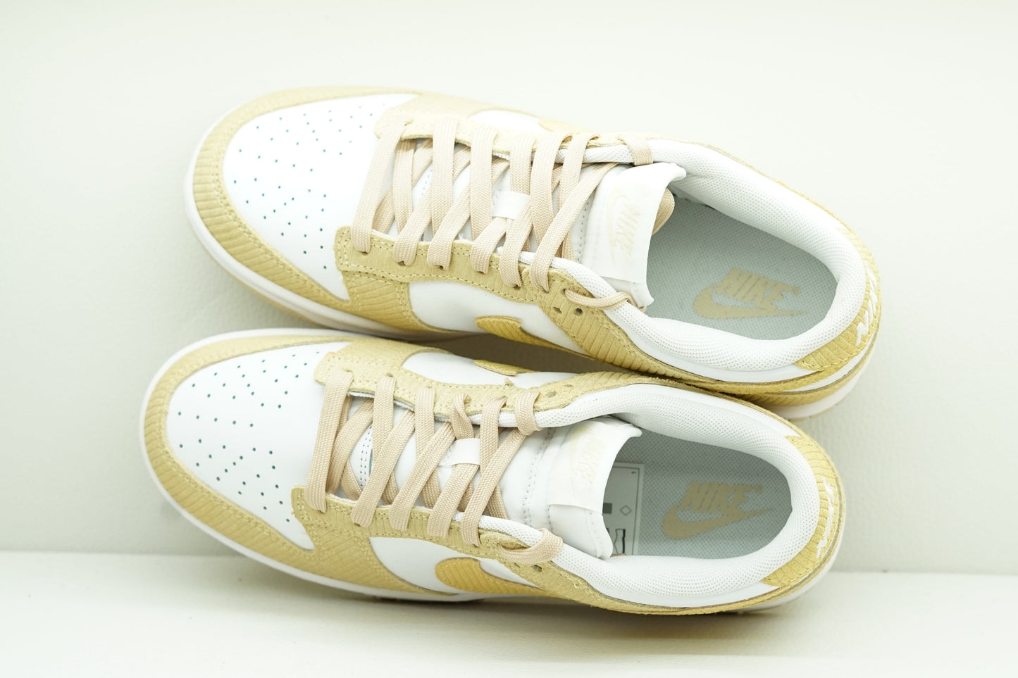 NIKE DUNK LOW