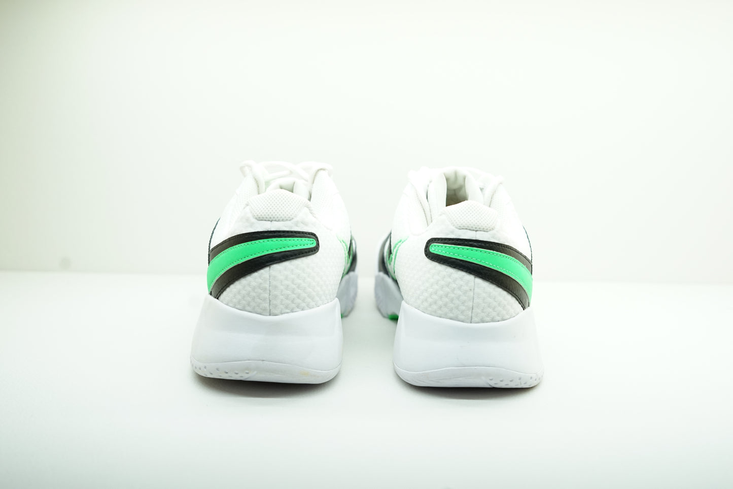 NIKE COURT LITE 4
