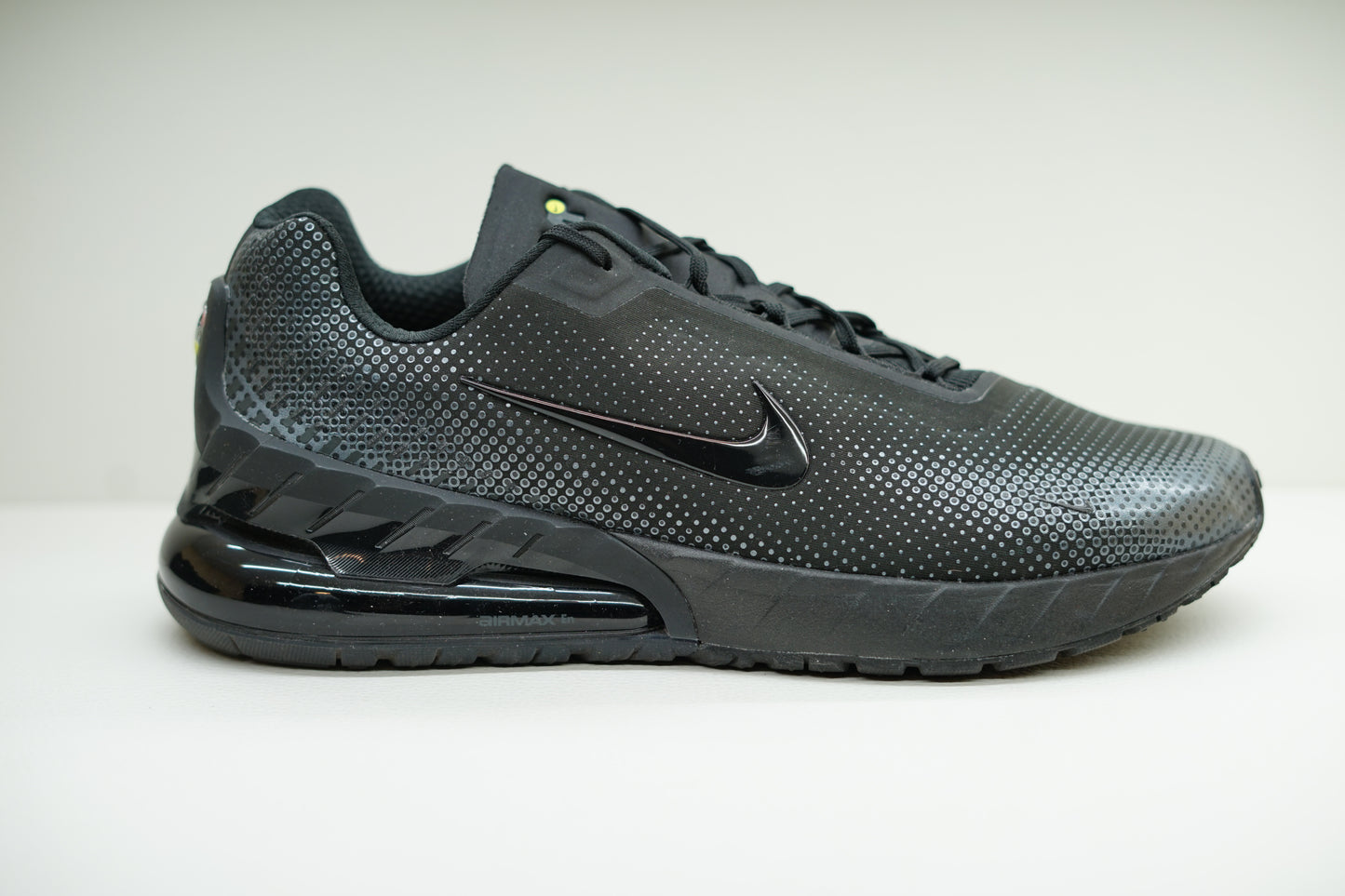 NIKE AIR MAX PHOENIX