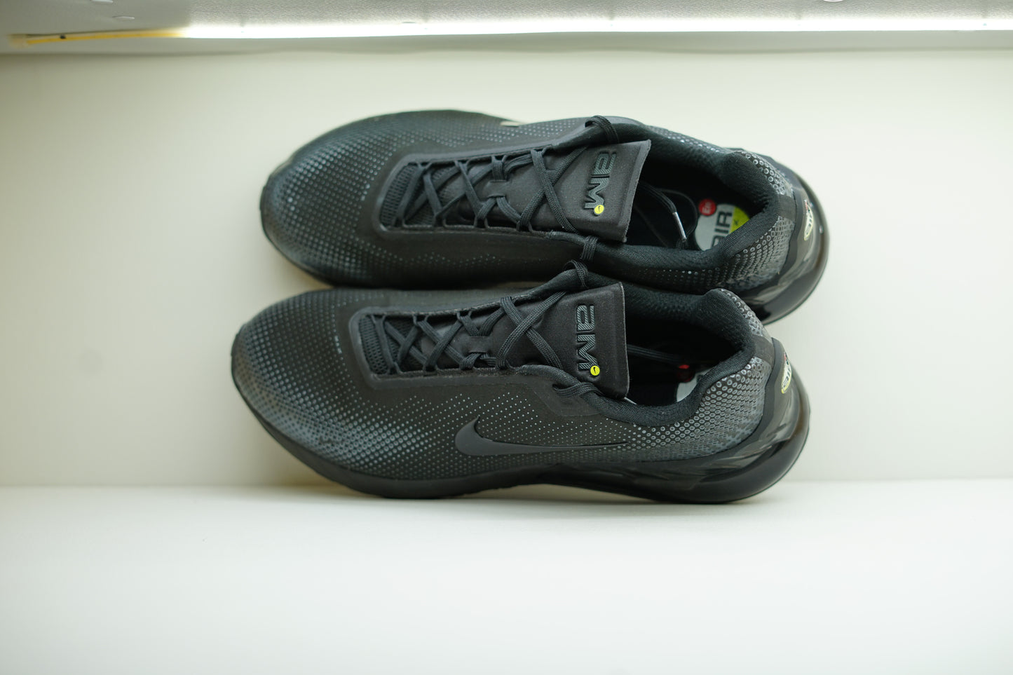 NIKE AIR MAX PHOENIX