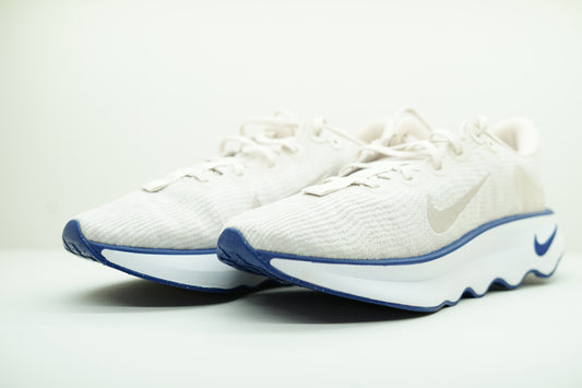 NIKE MOTIVA