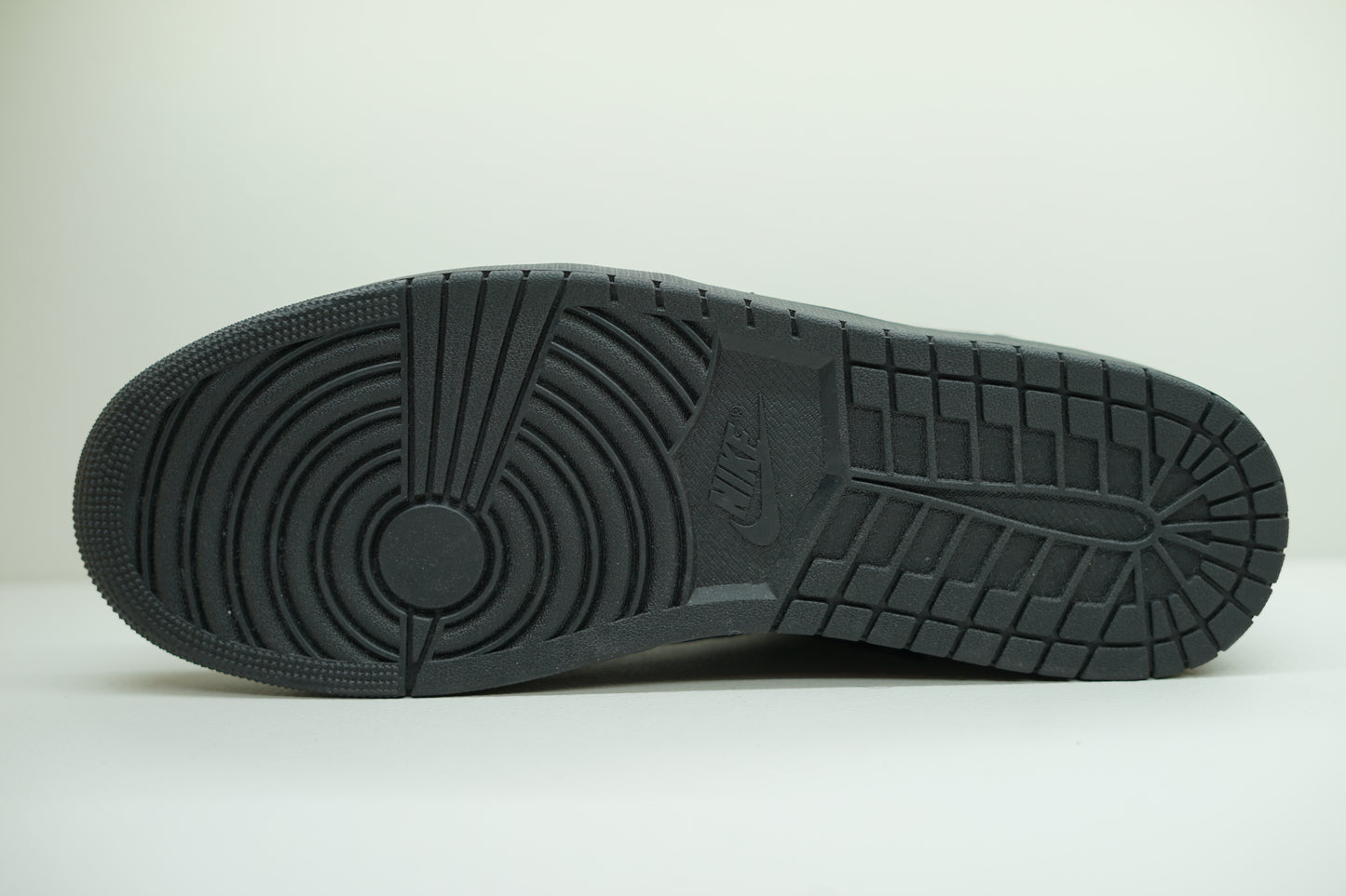 AIR JORDAN 1 MID TRIPLE BLACK